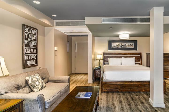 Room 28 of 53