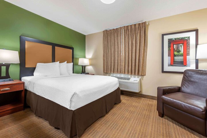 Room 14 of 24