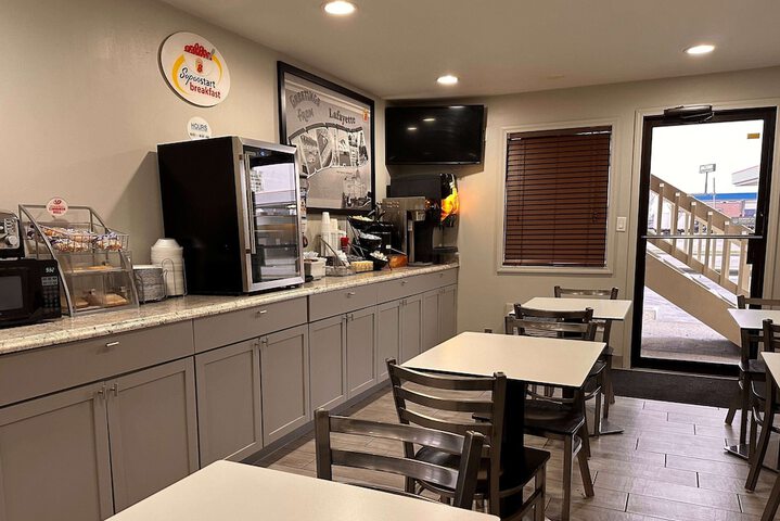 Super 8 by Wyndham Lafayette / Purdue Area