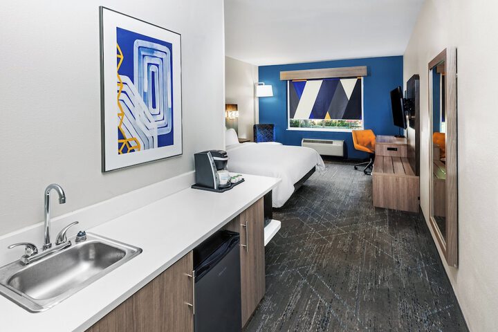 Room 42 of 67