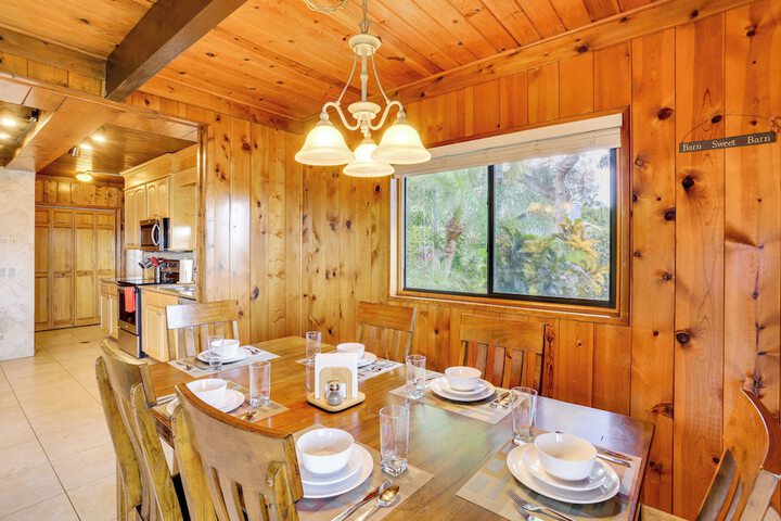 Lakefront Home w / Game Room Kayaks, & Fire Pit