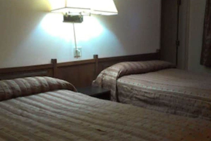 Room 23 of 64