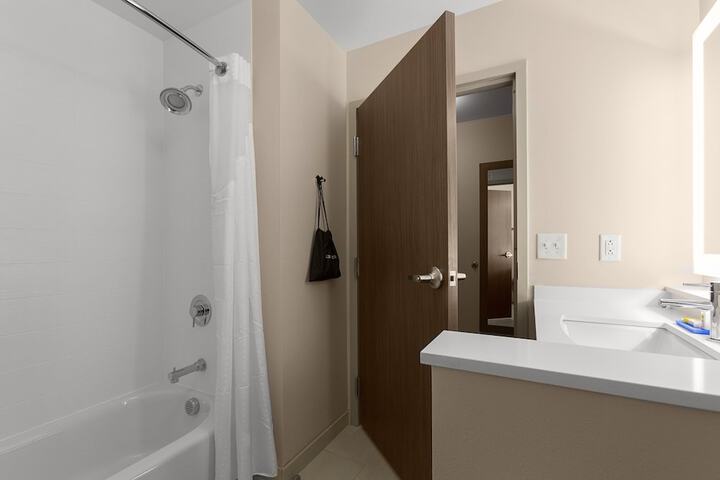 Room 4 of 21