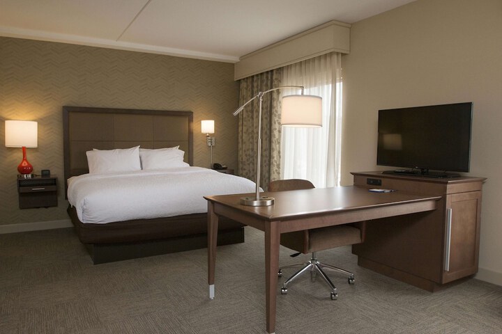 Room 27 of 48