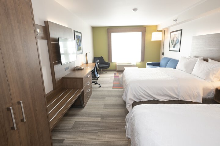 Room 28 of 33