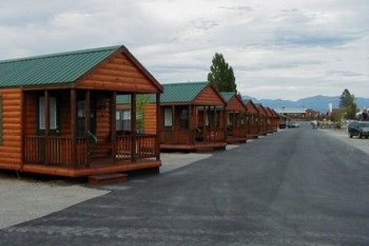 Edgewater Motel