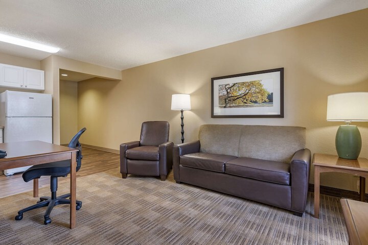 Room 15 of 33