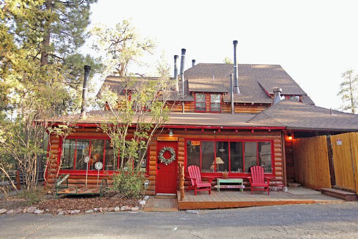 Gold Mountain Manor Bed and Breakfast