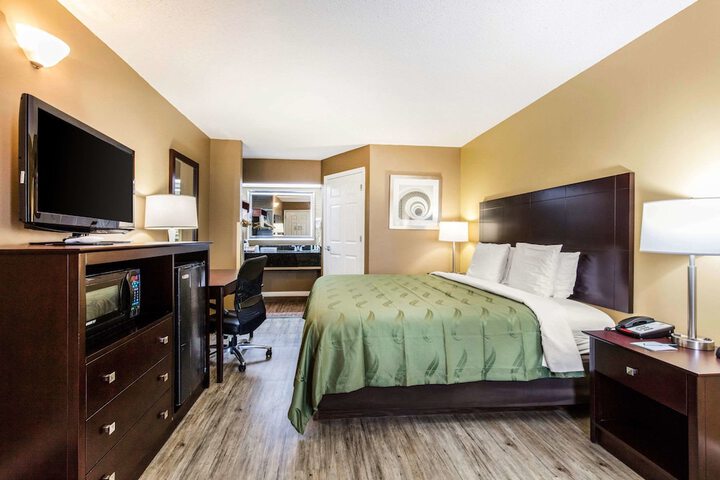 Room 10 of 26