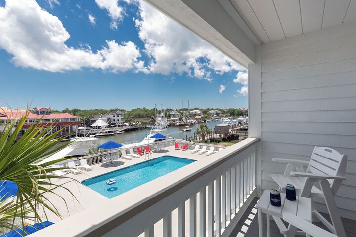 Shem Creek Inn