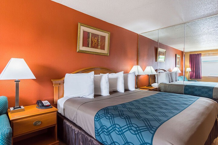 Room 21 of 32