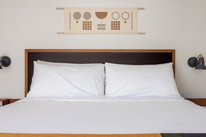 Room 26 of 61