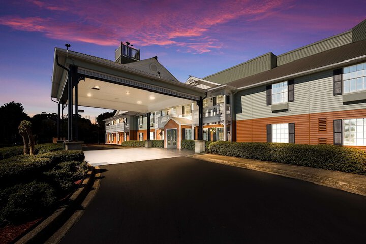 Hotel 3 of 34
