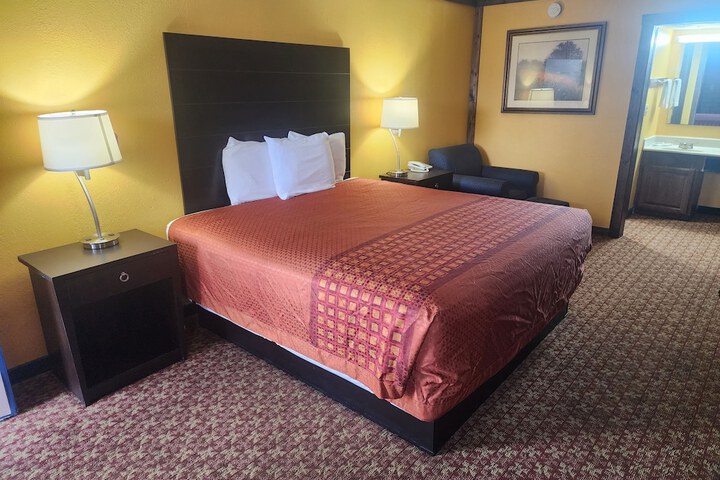 Room 10 of 13