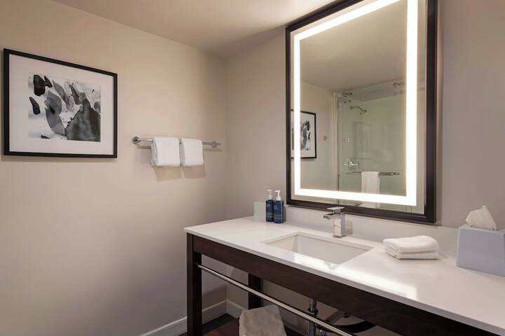 Four Points by Sheraton Bakersfield