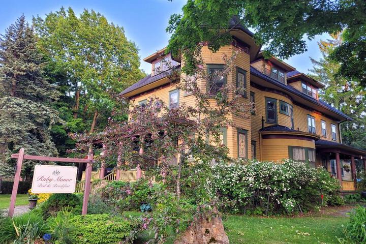 Ruby Manor Bed & Breakfast