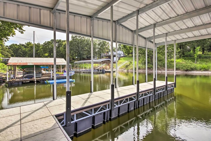 Dock Deck & Boat Slip: Lakefront Eucha Home