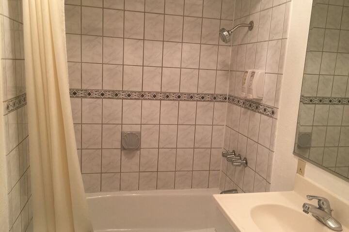 Room 3 of 38