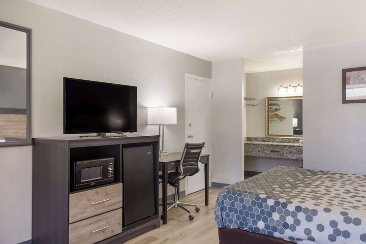 Econo Lodge Cave City