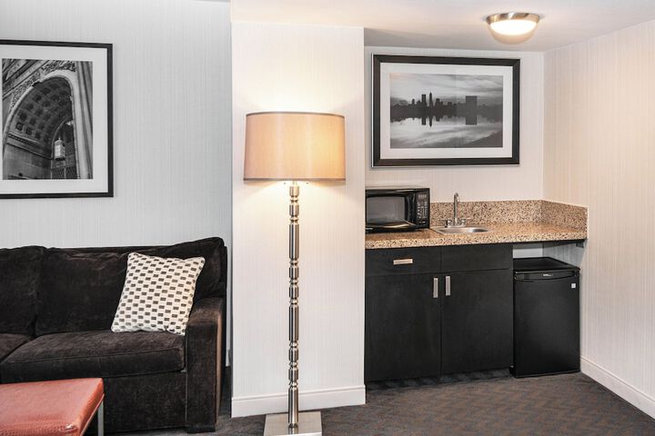 Room 22 of 110