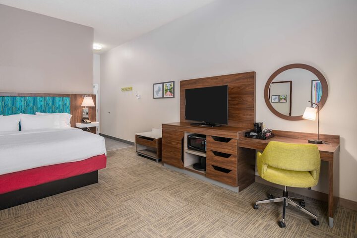 Room 28 of 46
