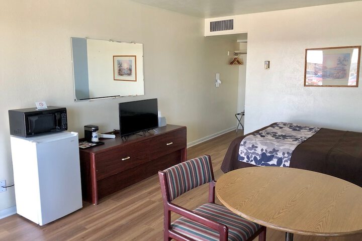 Room 15 of 28