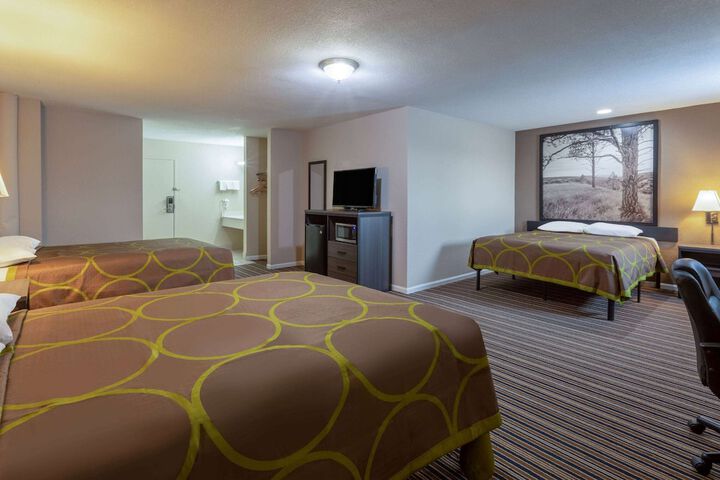 Super 8 by Wyndham Missouri Valley