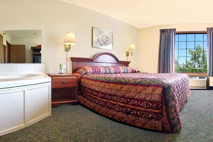 Room 40 of 49