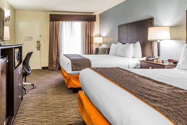 Room 21 of 38