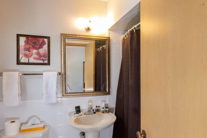 Room 10 of 20