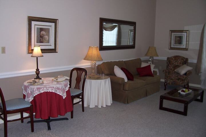 Camelot Restaurant & Inn