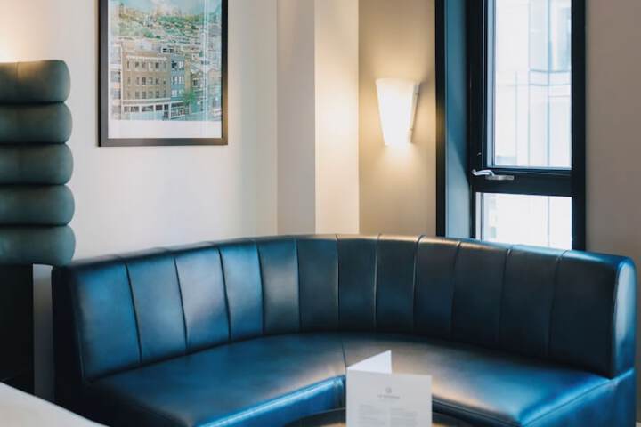 Hotel Le Dauphin Montreal Centre Ville