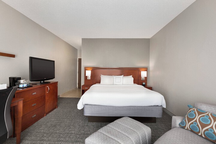 Room 32 of 42
