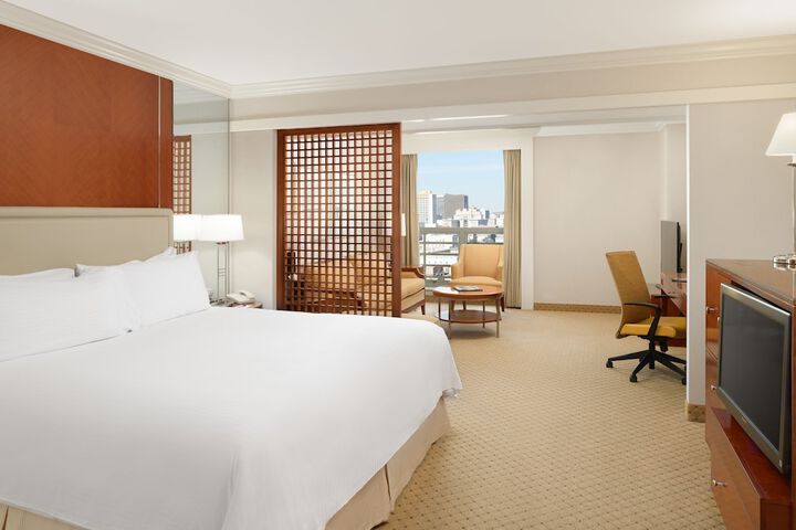 Room 28 of 65
