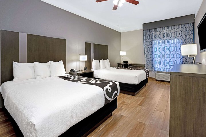 La Quinta Inn & Suites by Wyndham Conroe