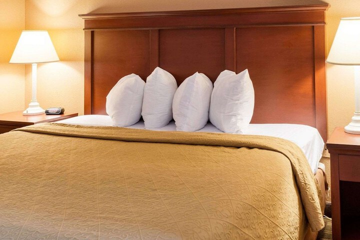 Room 21 of 25