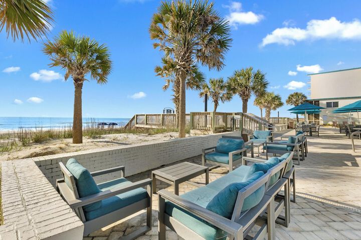 The Oceanfront Litchfield Inn