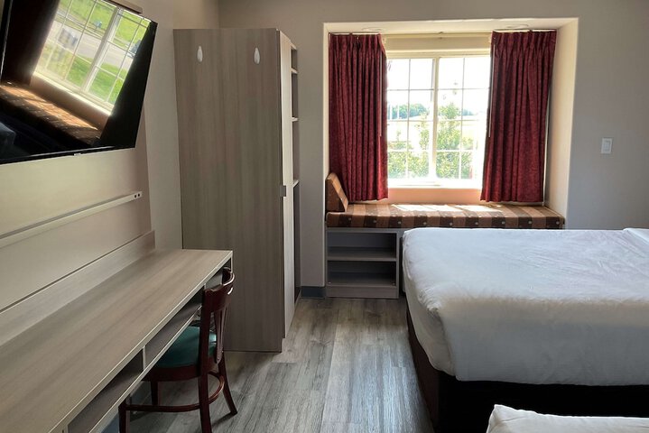 Room 25 of 29