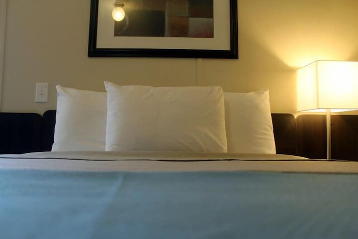 Room 16 of 19