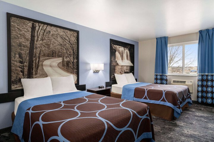 Room 9 of 30