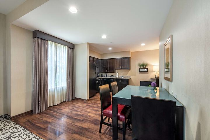 Homewood Suites by Hilton Oxnard / Camarillo