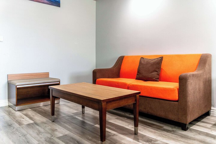 Rodeway Inn & Suites Pasadena