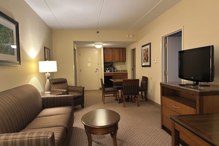 Arnot Grand Hotel & Suites
