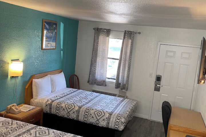 Room 15 of 18