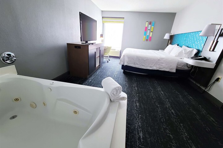 Room 106 of 169