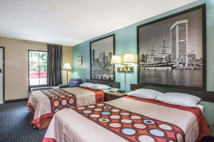 Room 8 of 15