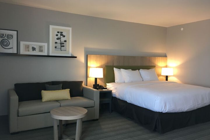 Room 25 of 48