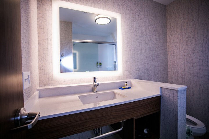 Room 22 of 54