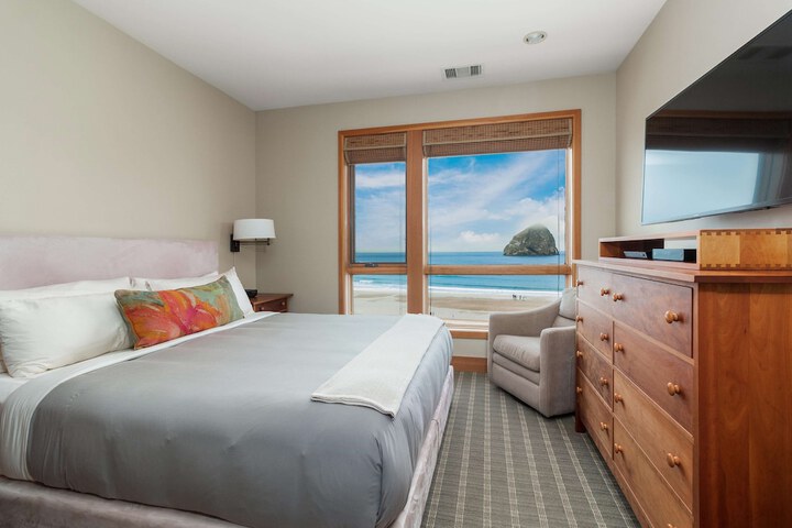 Headlands Coastal Lodge & Spa