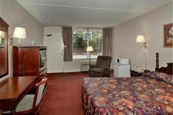 Room 7 of 15